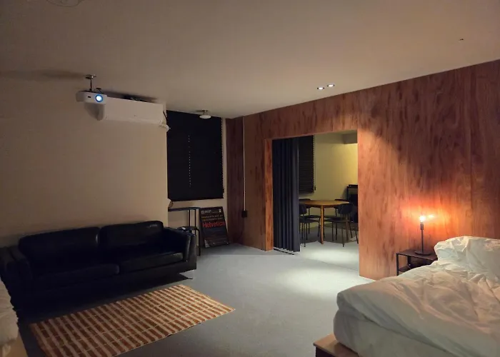 Bis Licensed Jeonpo Cafe Street King Beds 3-min Subway